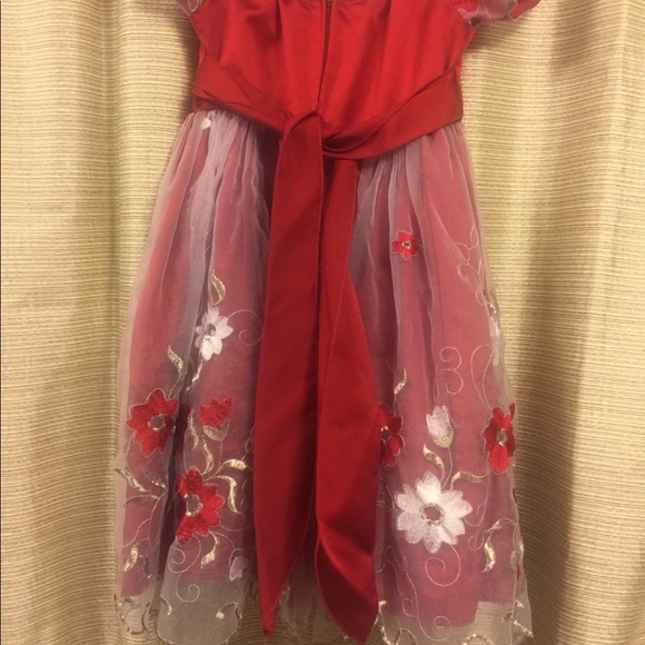 Beautiful shear floral red dress with silk top - Picture 5 of 7